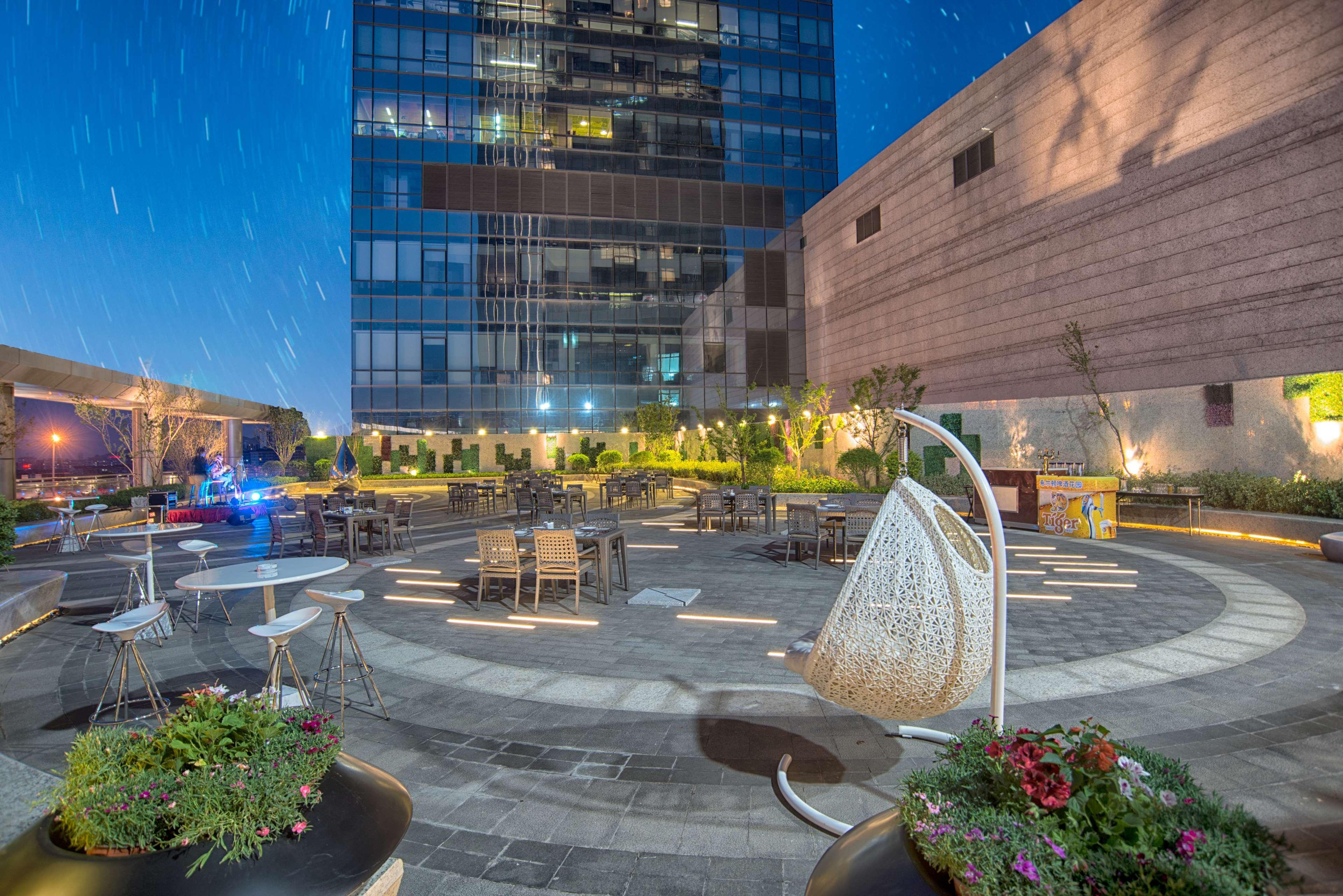 Hilton Jinan South Hotel & Residences Екстериор снимка