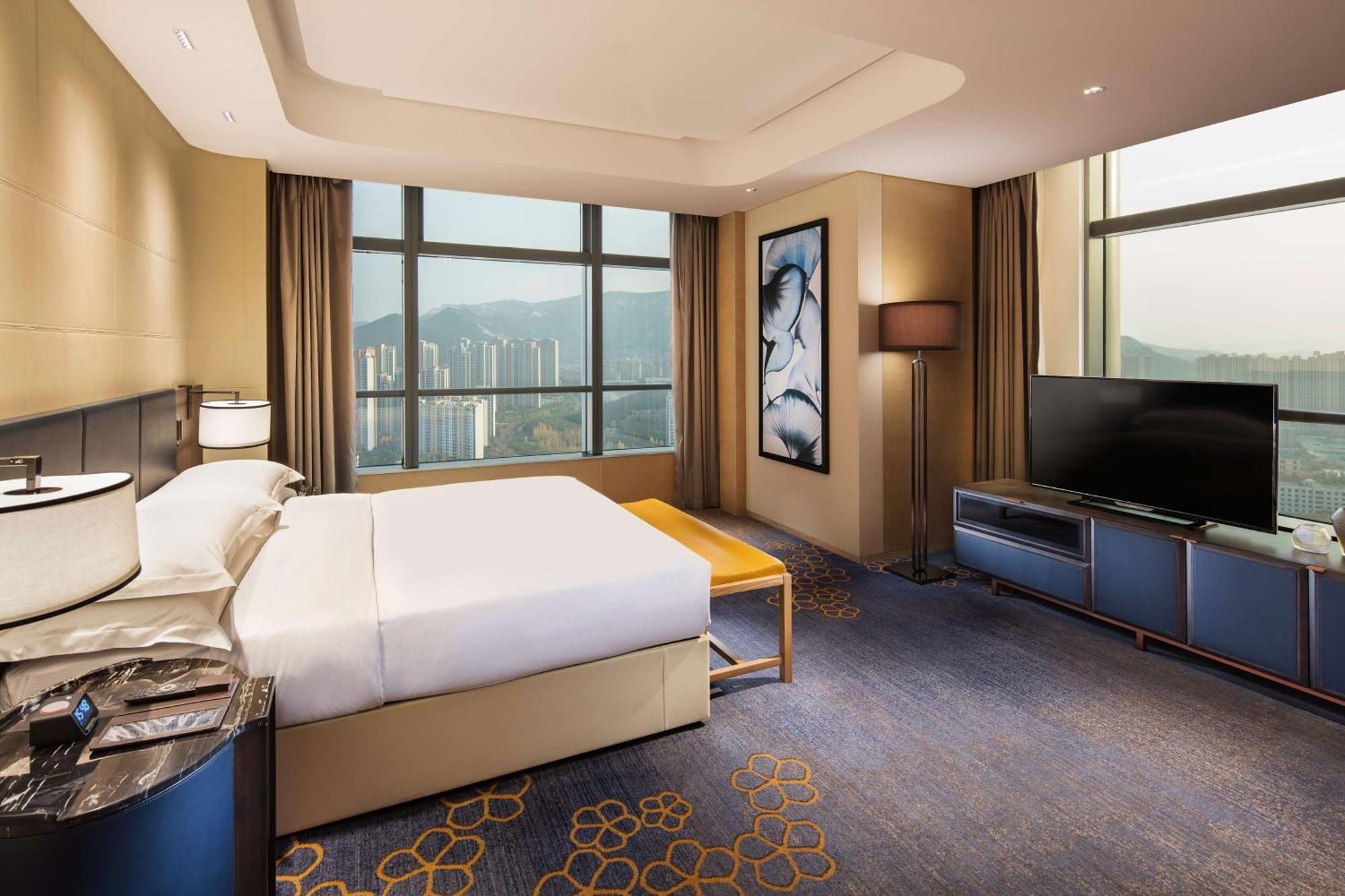 Hilton Jinan South Hotel & Residences Екстериор снимка