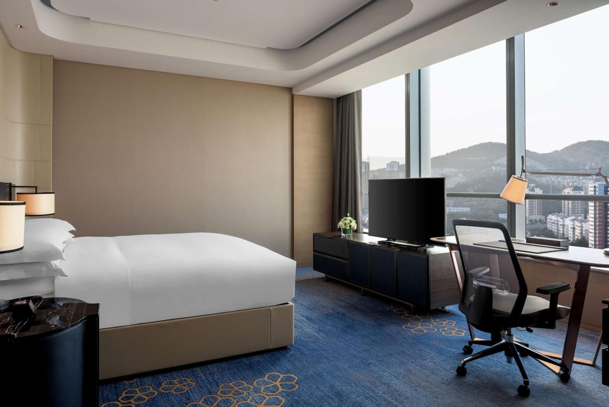 Hilton Jinan South Hotel & Residences Екстериор снимка