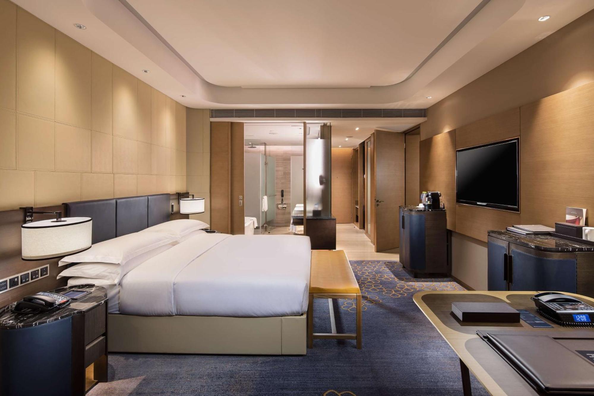 Hilton Jinan South Hotel & Residences Екстериор снимка