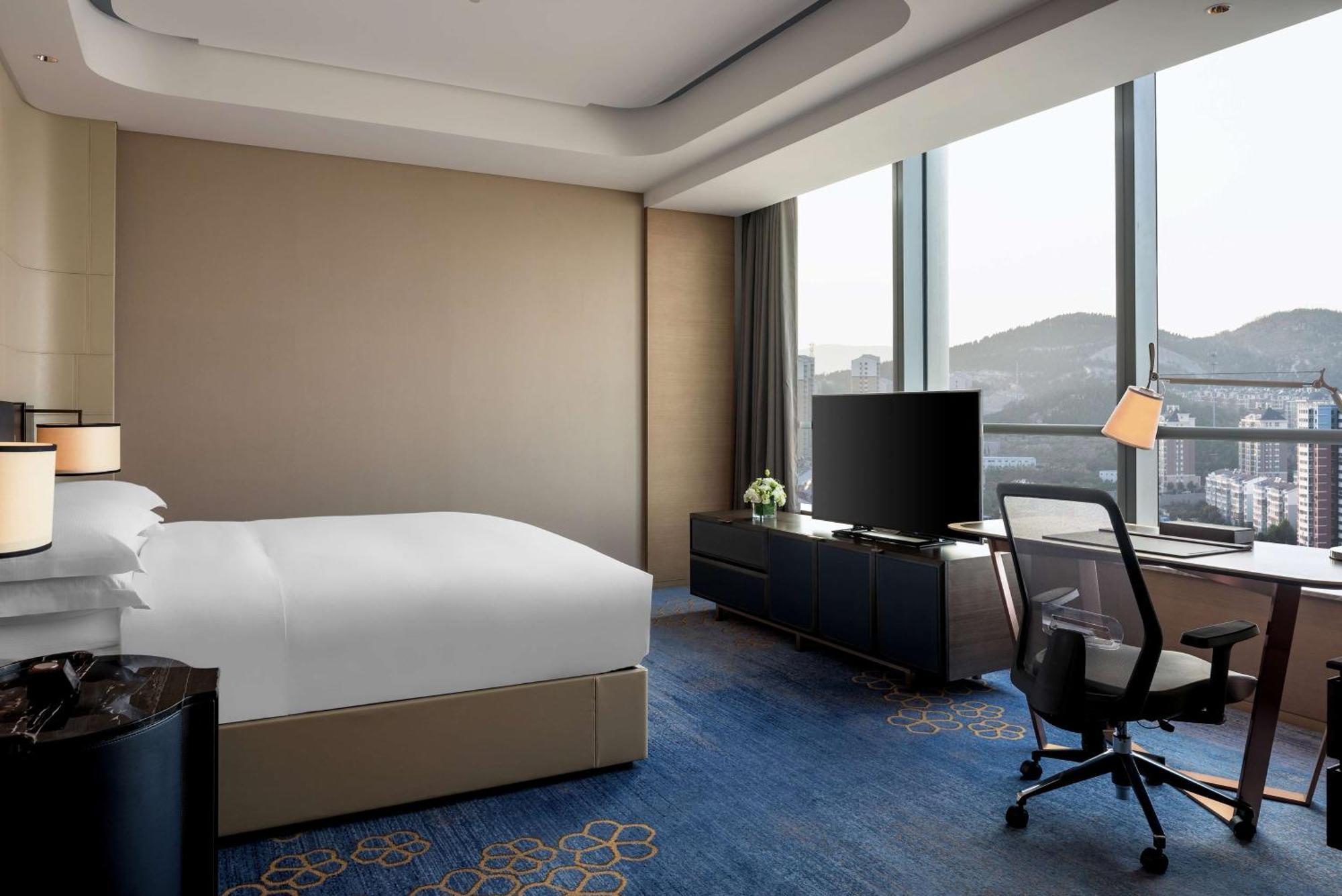 Hilton Jinan South Hotel & Residences Екстериор снимка